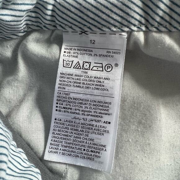 Old Navy Gray Everyday Short Size 12 - Picture 4 of 7